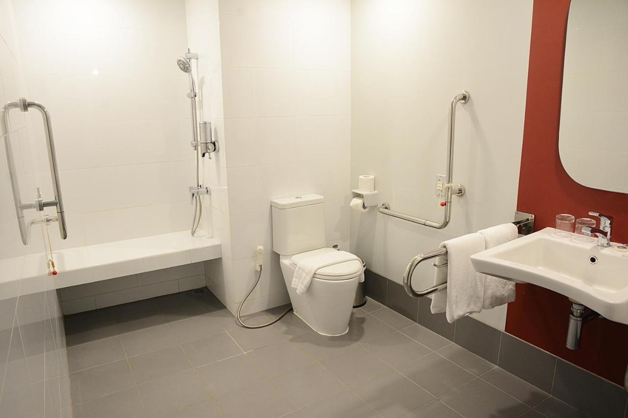 Ibis Bangkok Impact 3*